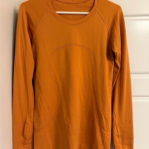 Lululemon size 8 long sleeve